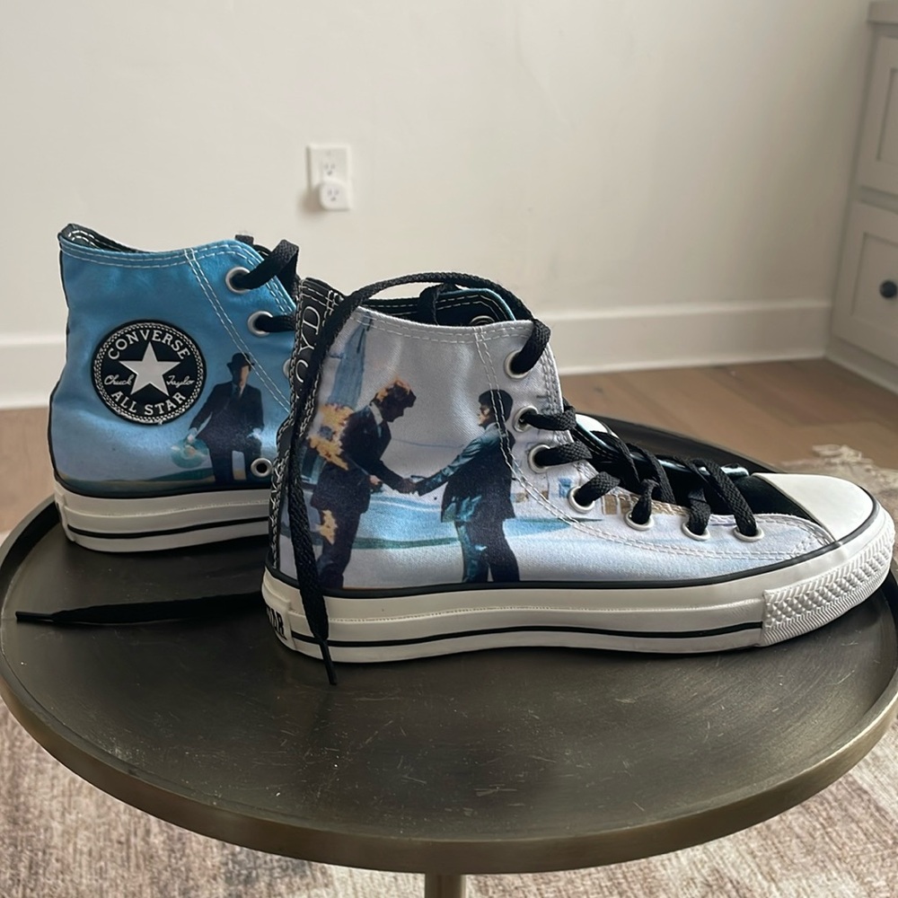 Pink Floyd Converse Blue Women sz 7 Men sz 5